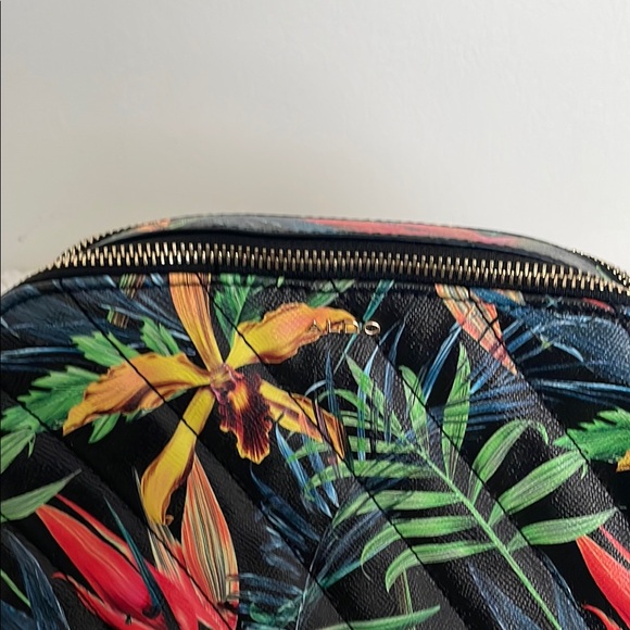 Aldo Tropical Print Crossbody Bag - Picture 4 of 9